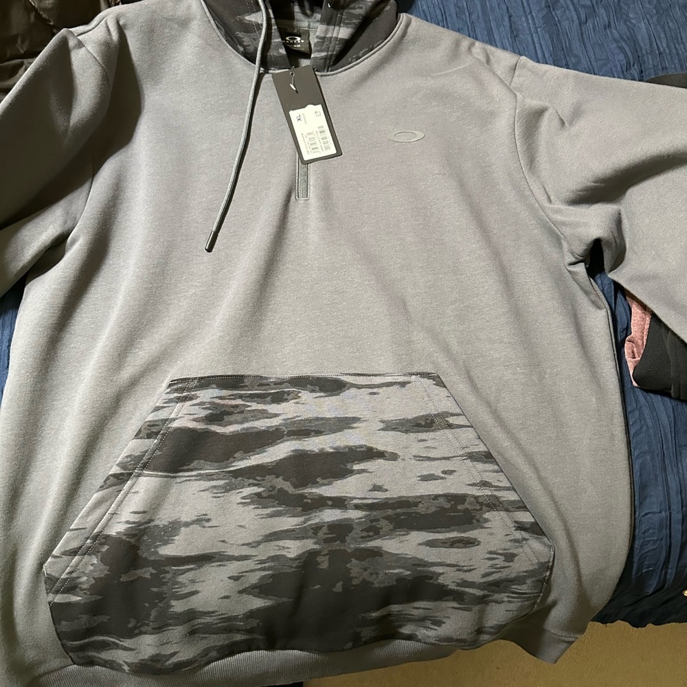 Oakley Brand New Hoodie Size XL